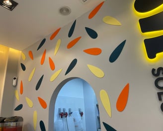 Proyecto personalizado para decoración ofreciendo una solución sin dañar la pared