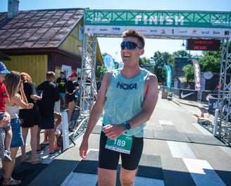 enduranceID athlete on the triathlon finish line 