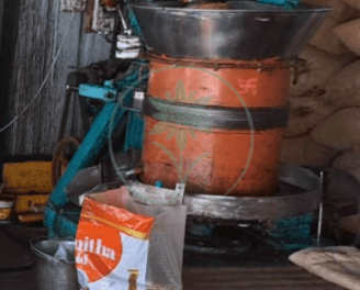 Cold pressed wood machine used to make traditional pure cold pressed food oils in india