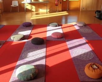 Salle de contemplation des séminaires intentensfs vers l'éveil - qui suis je