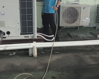 Service AC Daikin VRV 10 Pk Pekanbaru