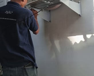 Pemasangan Outdoor AC Daikin