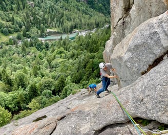 Trad climbing on Alba del Nirvana