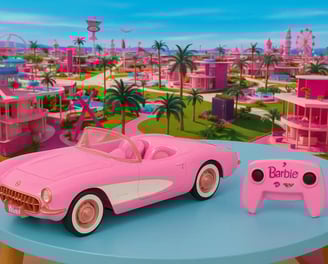 Carro de barbie con vista a la ciudad