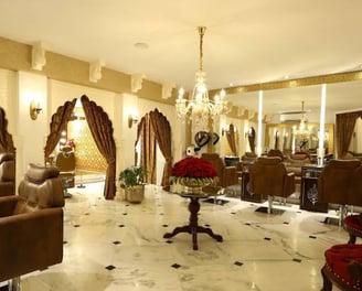 An image showing interiors of Tarun Kapoor Makeover , Bridal Makeup Artist in Karnal.