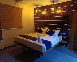 kurumbalakotta resort room
