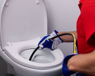 débouchage d'un wc toilette canalisation