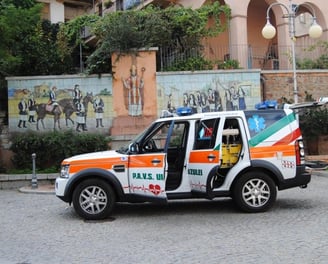 Land Rover Discovery SUV with medical equipment for emergency care