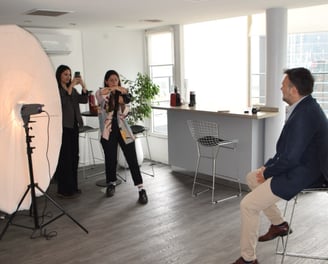 cesion de fotos en una oficina