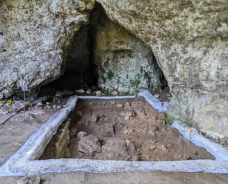 Chantier de fouilles de la Peyzie, Dordogne.