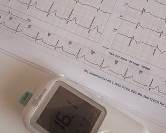 Estudio de la función eléctrica del corazón, es el principal estudio en el screening médico deportiv