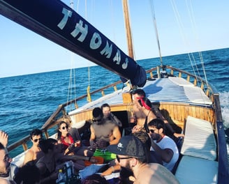Cutter Falco Thomas in viaggio, barca a noleggio