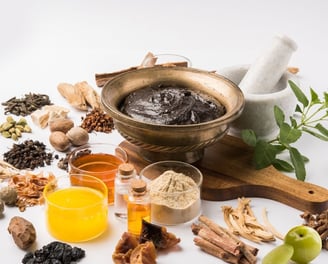 Fitoterapia e farmacologia ayurvédica