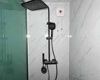 Vue intérieure salle de bain tiny house
