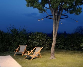 escena de lampara jardín de noche