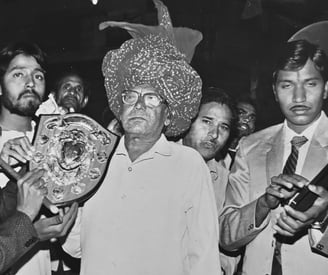 Founder of Manohar Brass Band, Jagdish Prasad, being awarded for Best Band in Ajmer.