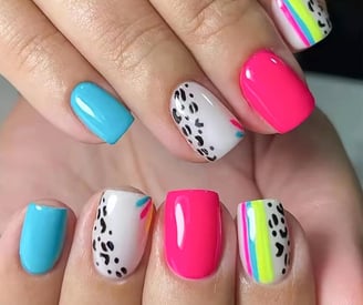 Uñas neón de animal print