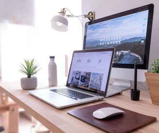 a laptop computer monitor and a laptop computer