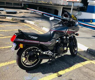 moto placa preta como conseguir?