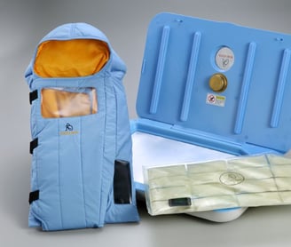 Переносний інкубатор для немовлят з парафіном Embrace Nest Warmer. зрозроблен дизайн-мисленням