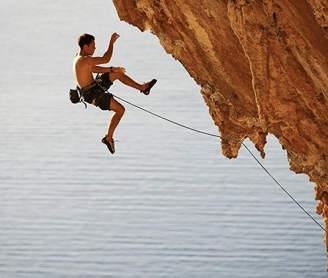 Climber falling; Wspinacz odpadający ze skały