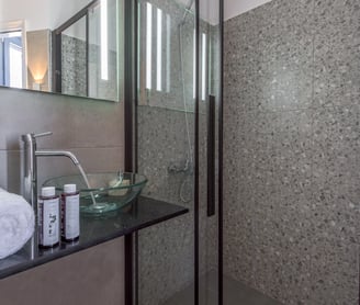 Main bathroom
