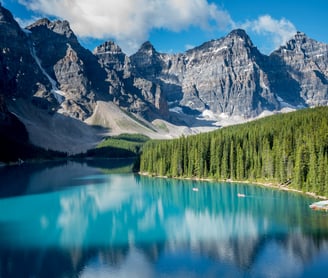 Moraine Lake Tour by Banff Explorer