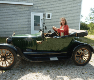 Driving a 1915 Baby Saxon automobile