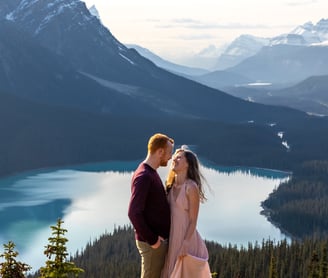 Couple laughing at the Peyto lake lookout