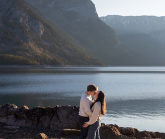 engagement at lake minnewanka in Banff