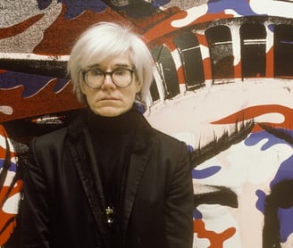 Artistas Pop como Andy Warhol, Roy Lichtenstein e Claes Oldenburg buscavam romper com a ideia tradicional de arte.