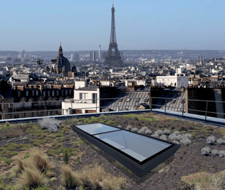intégration toiture devant tour Eiffel Paris