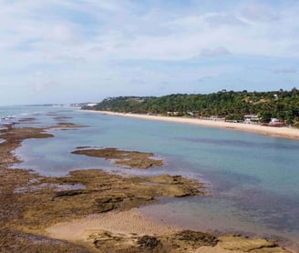 Maré baixa na Praia do Parracho em Arraial d'Ajuda