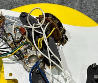 Stratocaster wiring quackery - close up