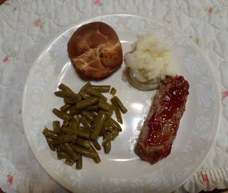 meatloaf, m potatoes, g beans, roll