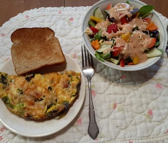 fritatta w salad