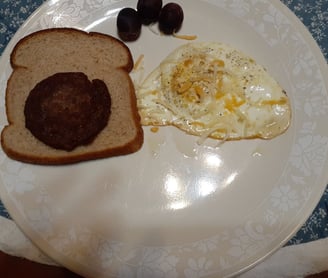 sausageand egg with lite bread