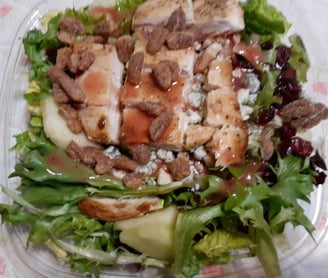 Wendy's appe pecan chicken salad w pomegranate dressing