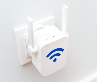 AvantiRed instala repetidores WiFi para eliminar zonas sin señal en hogares, oficinas o negocios.
