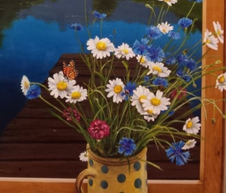 Détail d'un trompe-l'oeil peint: un bouquet champêtre dans un pot au bord d'une fenêtre, Jura (39).