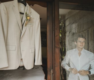 wedding photographers guatemala. Groom getting ready