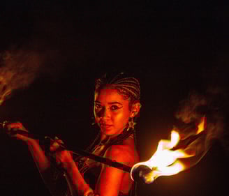 Bruna Ribeiro Carvalho transita entre a dança tribal e a revitalização cultural do Instituto Arte