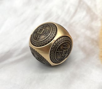 Brass dice spinner - Copper coin decompression toy - Spinning fortune cube - Vintage coin design for stress relief