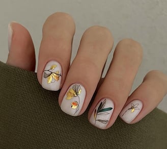 Uñas de flores abstractas