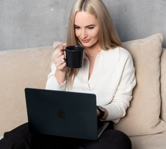 Elegant Comms - Gerda Jurėlė