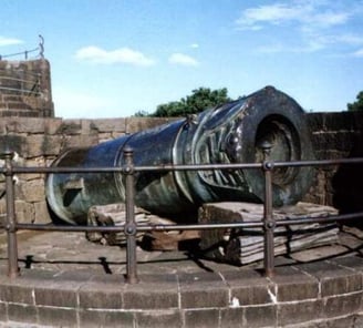 Malik-e-maidan cannon - Hyderabad to Bangalore tour package