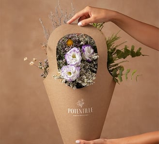 Packaging du bouquet en forme de sac de la marque Potentille