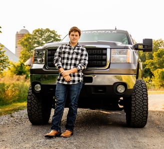 Lancaster PA senior pictures. Manheim Pa senior pictures. Senior Picture Photographer. Senior Photos