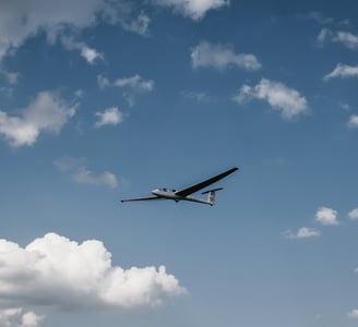 Planeur dans les nuages