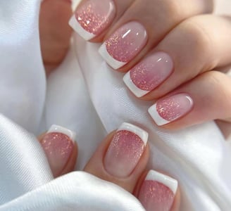 Uñas francesas con brillos
